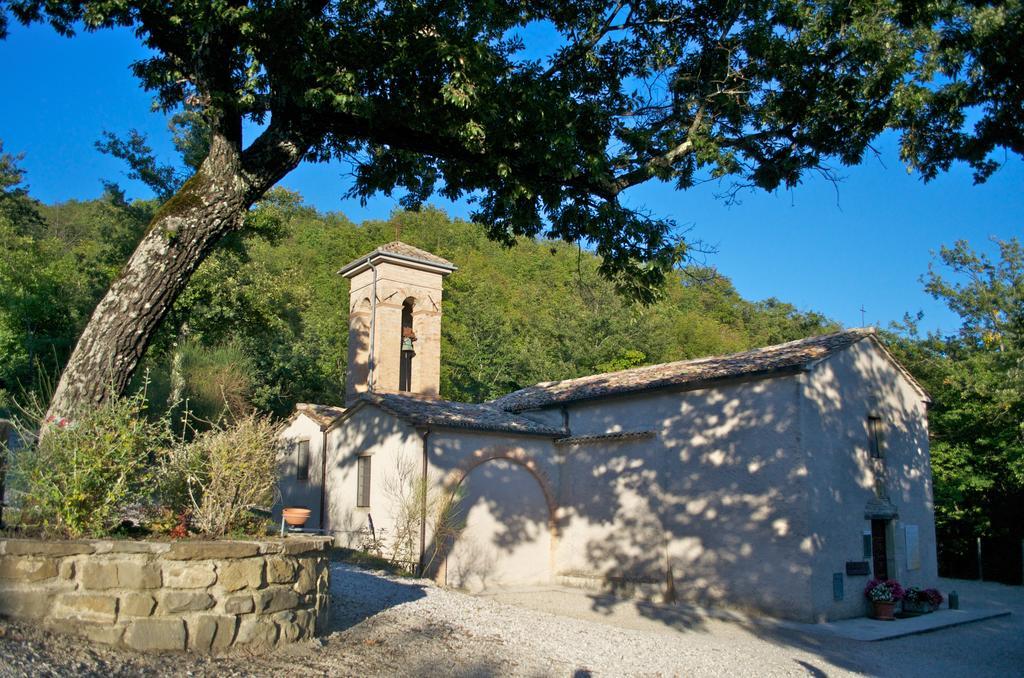 Tenuta Borgo Santa Cecilia Gubbio Exterior photo